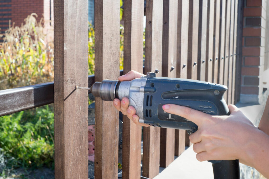 Fence Repair and Maintenance
